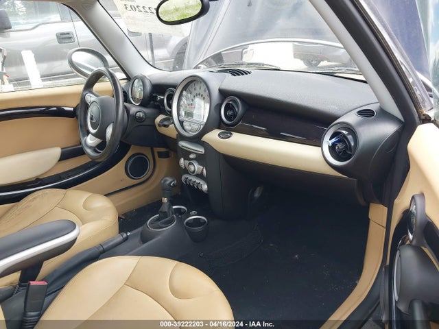 2009 MINI COOPER CLUBMAN WMWML33529TX35055 Photo 4