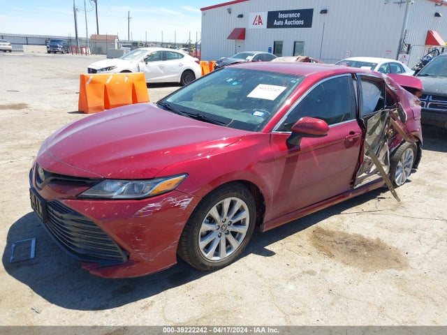 Toyota CAMRY LE 2020 4T1C11AK6LU323865 Image 2