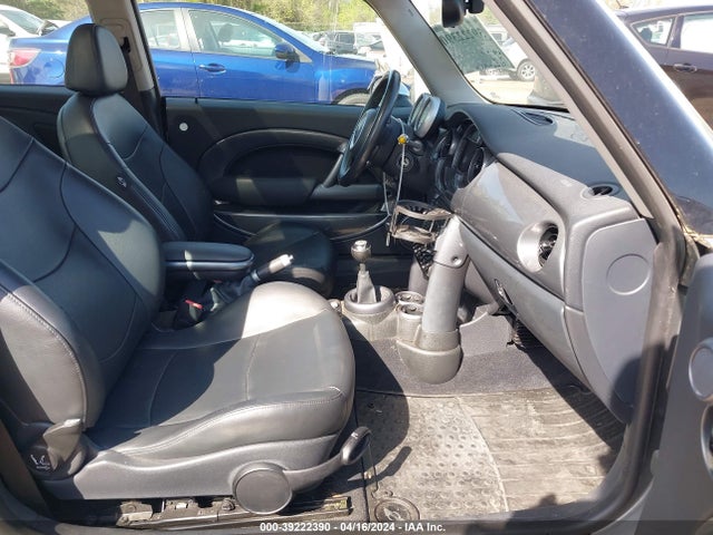 2006 MINI COOPER S WMWRE33566TN26431 Photo 4