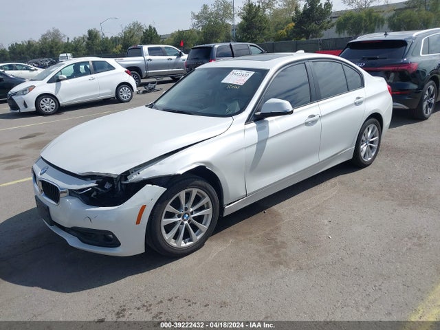 BMW 320i 2016 WBA8E1G5XGNT37409 Image 2