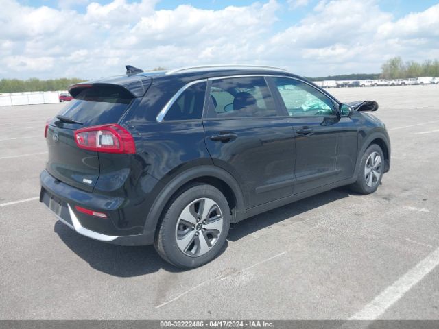 KNDCB3LC8K5303628 KIA NIRO LX
