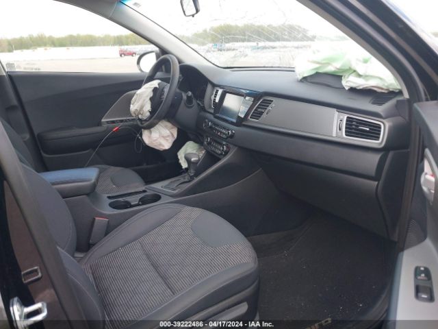 KNDCB3LC8K5303628 KIA NIRO LX