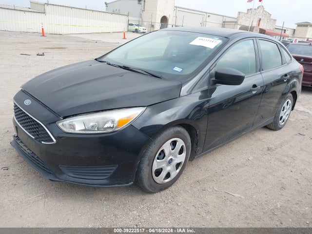 Ford FOCUS S 2016 1FADP3E27GL202762 Image 2
