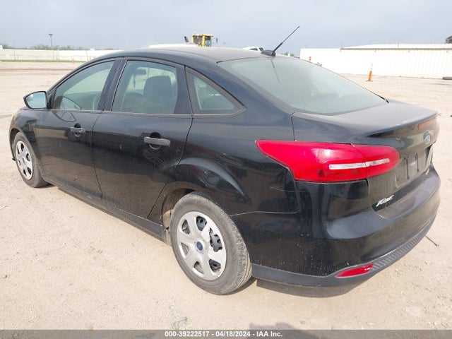 Ford FOCUS S 2016 1FADP3E27GL202762 Image 3