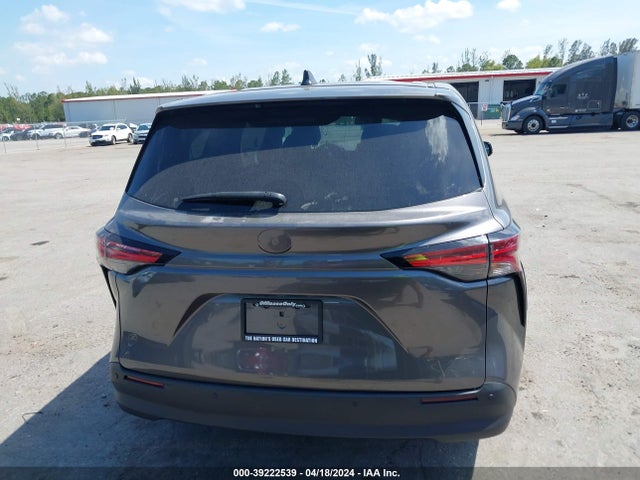 Toyota SIENNA XLE 2022 5TDYRKEC4NS125210 Image 16