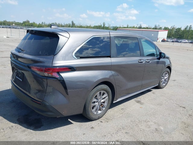 Toyota SIENNA XLE 2022 5TDYRKEC4NS125210 Image 4