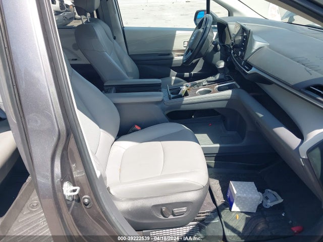 Toyota SIENNA XLE 2022 5TDYRKEC4NS125210 Image 5