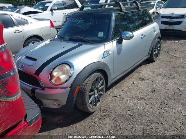 2007 MINI COOPER S WMWMF73567TL90155 Photo 1