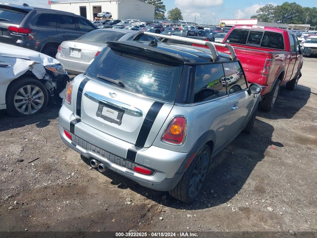 2007 MINI COOPER S WMWMF73567TL90155 Photo 3
