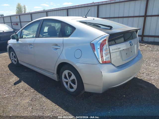 Toyota Prius Three 2015 JTDKN3DU2F1901334 Image 3