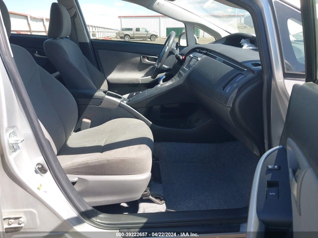 Toyota Prius Three 2015 JTDKN3DU2F1901334 Image 5