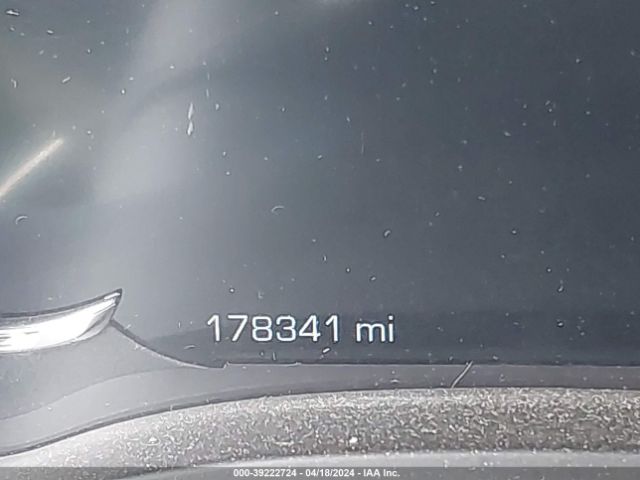 1GYS4JKJ8HR142512 Cadillac Escalade Esv Premium Luxury