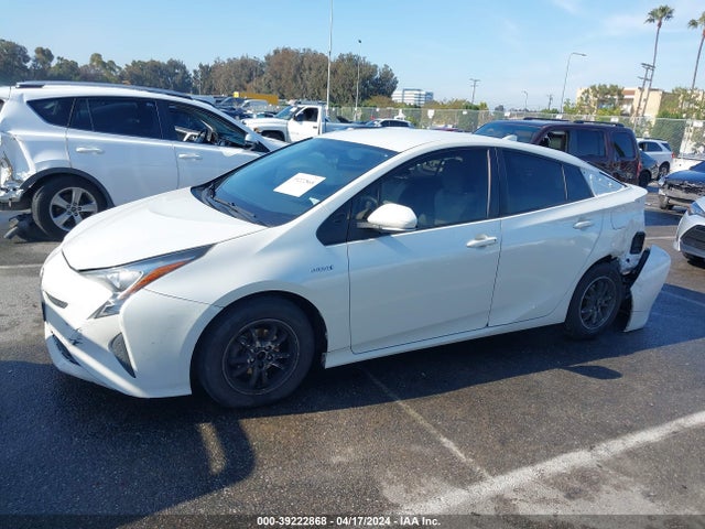 Toyota Prius Two 2016 JTDKBRFU6G3504711 Image 14