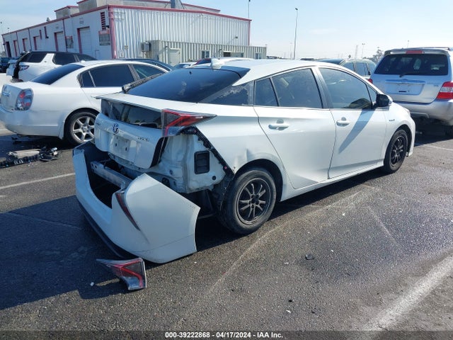 Toyota Prius Two 2016 JTDKBRFU6G3504711 Image 4