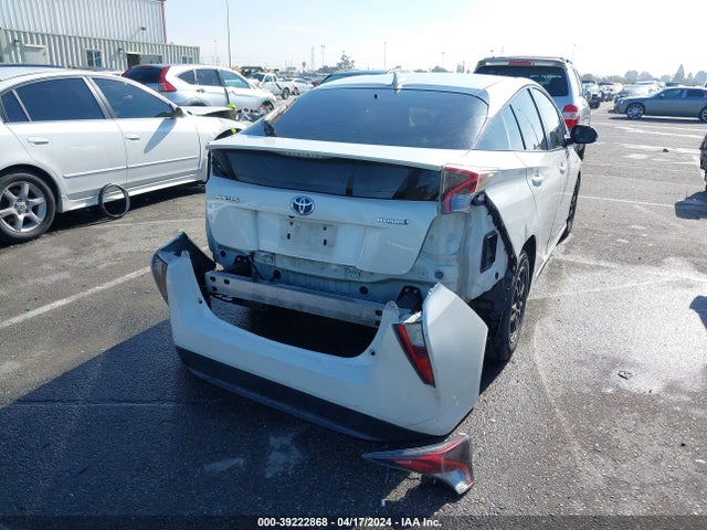 Toyota Prius Two 2016 JTDKBRFU6G3504711 Image 6