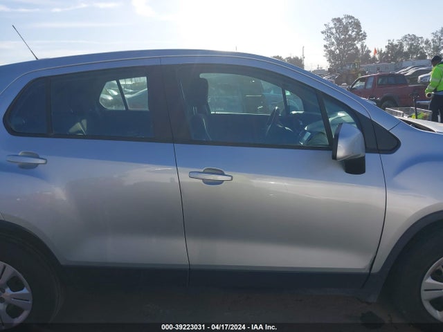 Chevrolet TRAX LS 2017 3GNCJKSB2HL158947 Image 13