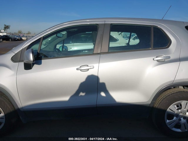 Chevrolet TRAX LS 2017 3GNCJKSB2HL158947 Image 14
