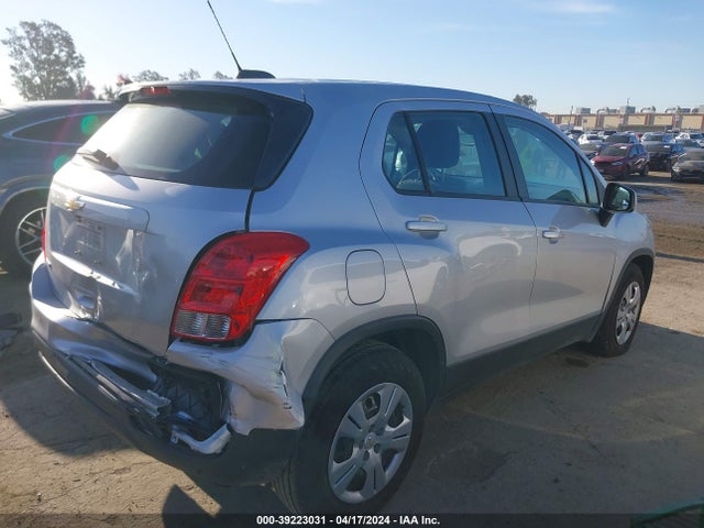 Chevrolet TRAX LS 2017 3GNCJKSB2HL158947 Image 4
