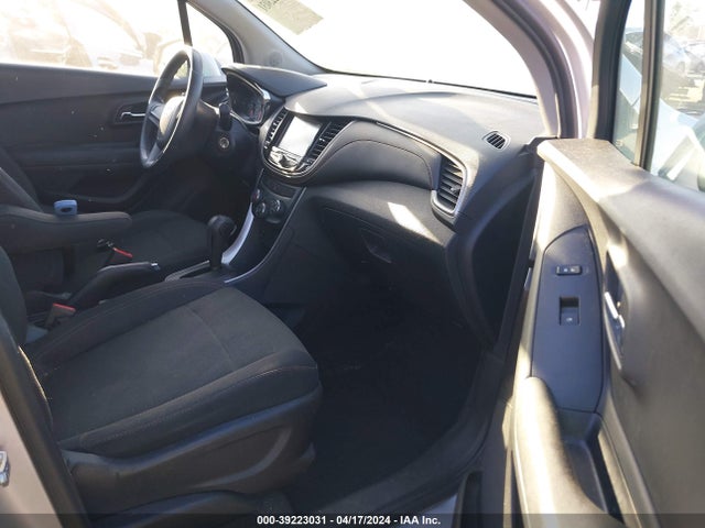Chevrolet TRAX LS 2017 3GNCJKSB2HL158947 Image 5