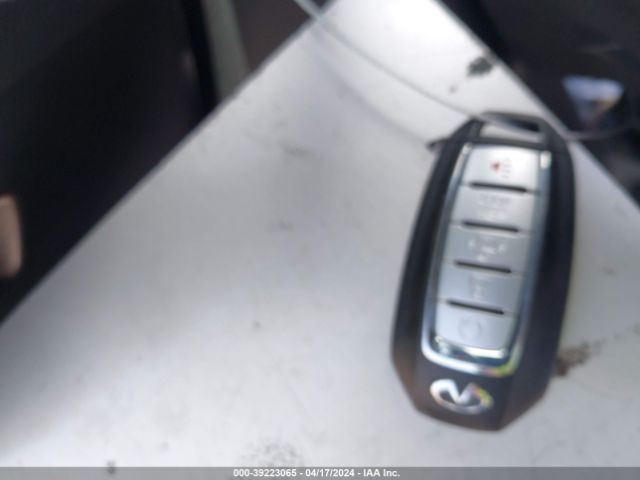 JN1EV7KK5NM600465 Infiniti Q60 Luxe