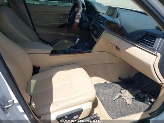 WBA3C3G57ENR25289 BMW 320i Xdrive