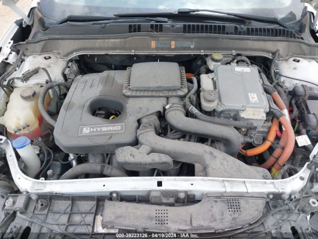 3FA6P0LU1KR138675 Ford Fusion Hybrid Se