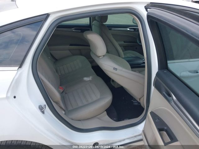3FA6P0LU1KR138675 Ford Fusion Hybrid Se
