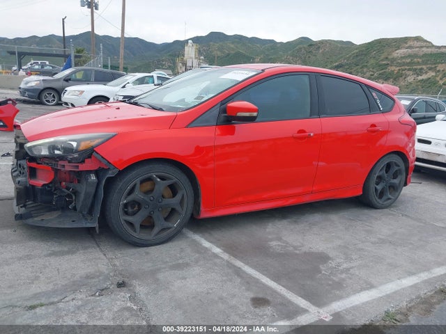 Ford FOCUS ST 2016 1FADP3L94GL258612 Image 2
