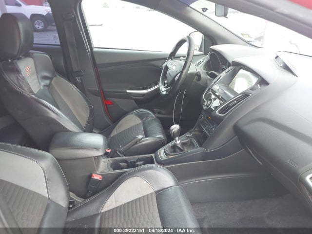 Ford FOCUS ST 2016 1FADP3L94GL258612 Image 5