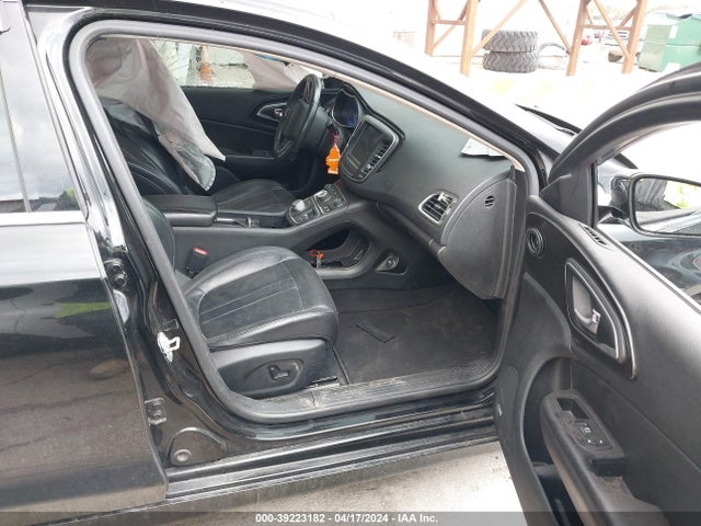 Chrysler 200 C 2015 1C3CCCCB7FN560259 Image 5