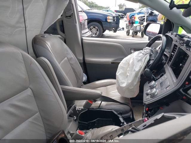Toyota Sienna Xle 8 Passenger 2018 5TDYZ3DC0JS924578 Image 5