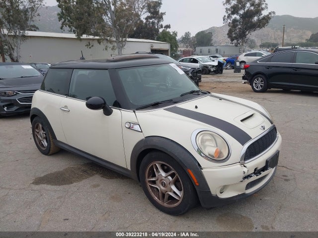 2008 MINI COOPER S WMWMF73508TV36907 Photo 0