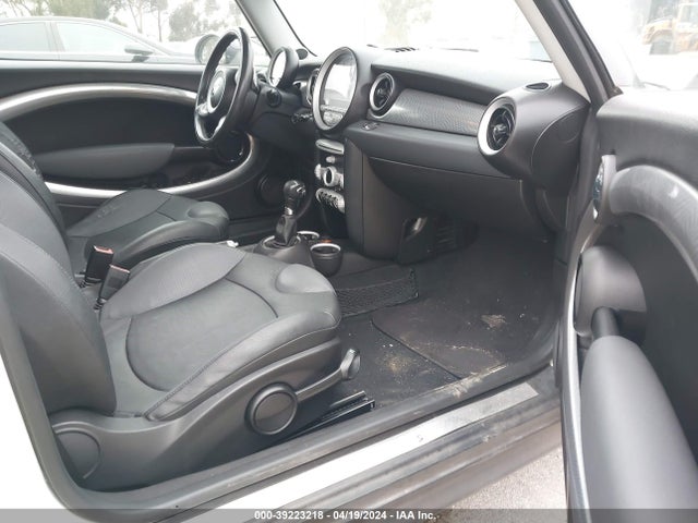 2008 MINI COOPER S WMWMF73508TV36907 Photo 4