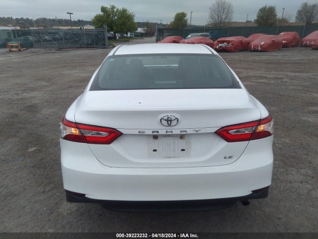 Toyota CAMRY LE 2018 4T1B11HK8JU036199 Image 17