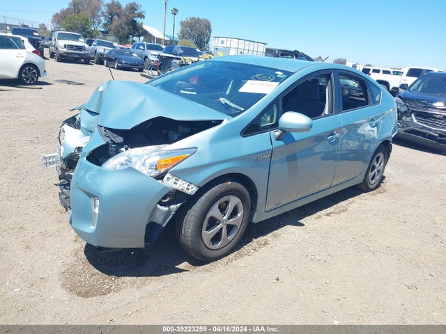Toyota Prius Two 2015 JTDKN3DU0F1984584 Image 2
