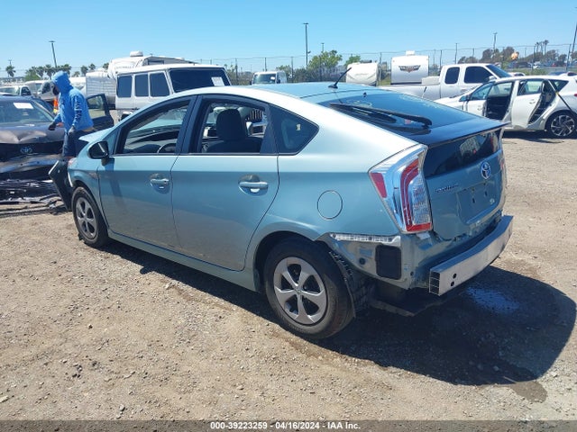 Toyota Prius Two 2015 JTDKN3DU0F1984584 Image 3