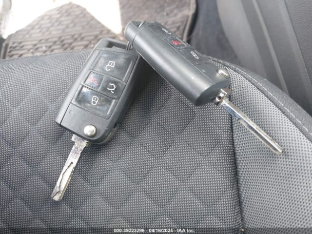 3VV1B7AX2JM064852 Volkswagen Tiguan 2.0t S