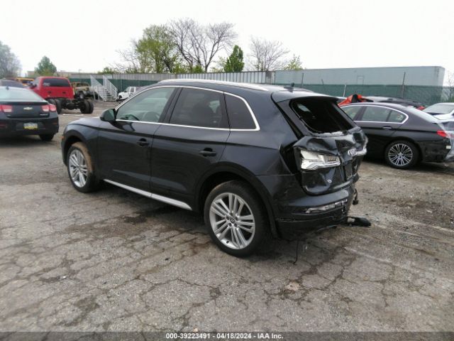 WA1CNAFY5J2091882 Audi Q5 2.0t Premium/2.0t Tech Premium