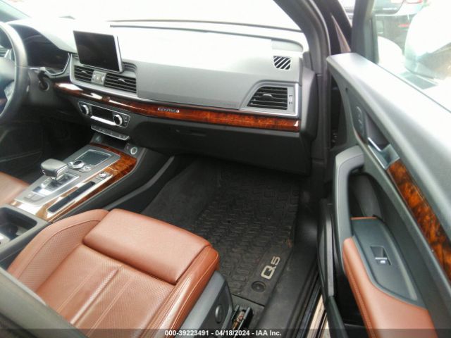 WA1CNAFY5J2091882 Audi Q5 2.0t Premium/2.0t Tech Premium