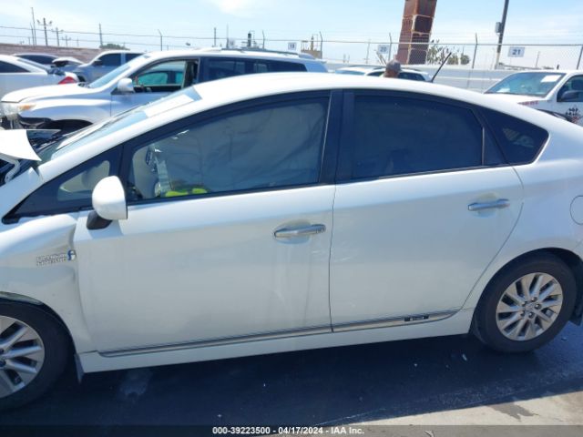 JTDKN3DPXE3060411 Toyota Prius Plug-in Advanced