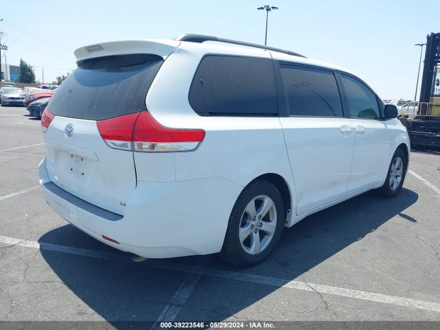 Toyota Sienna Le V6 8 Passenger 2014 5TDKK3DC2ES407735 Image 4