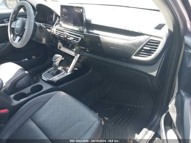 KNDERCAA3N7241327 KIA SELTOS EX