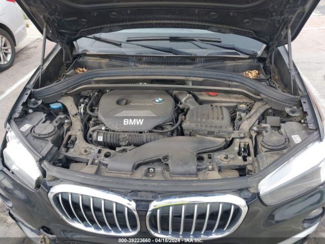 2016 BMW X1 WBXHT3C32G5E51550 Photo 9