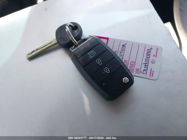 KIA Optima Lx 2015 KNAGM4A74F5649301 Image 11