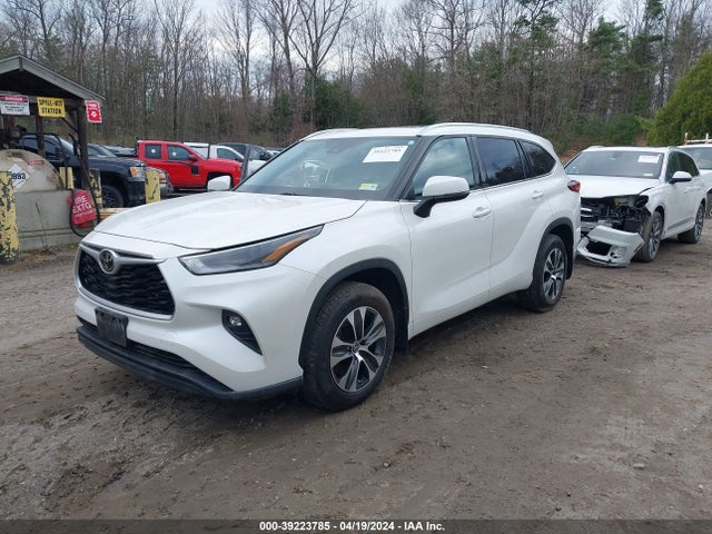 Toyota Highlander Xle 2021 5TDHZRBH8MS086631 Image 2