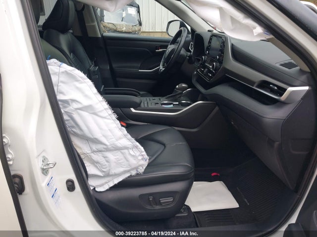 Toyota Highlander Xle 2021 5TDHZRBH8MS086631 Image 5
