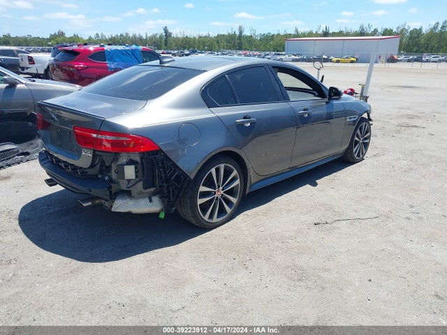 2018 JAGUAR XE SAJAL4FX6JCP19424 Photo 3