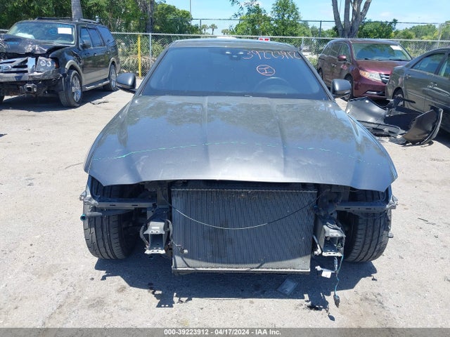 2018 JAGUAR XE SAJAL4FX6JCP19424 Photo 5