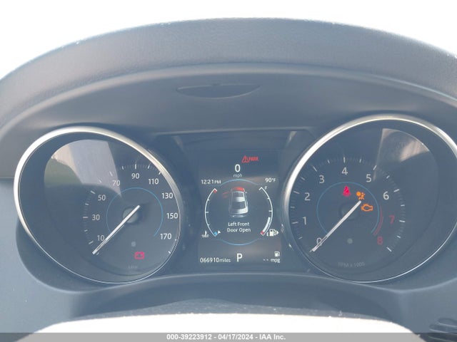 2018 JAGUAR XE SAJAL4FX6JCP19424 Photo 6