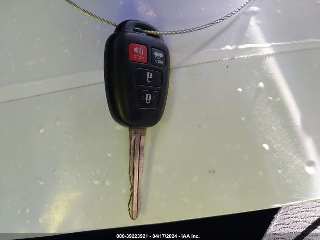 Toyota COROLLA LE 2019 2T1BURHE8KC236549 Image 11